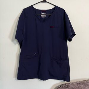 Ariat Women’s Clara 6 Pocket Scrub Top